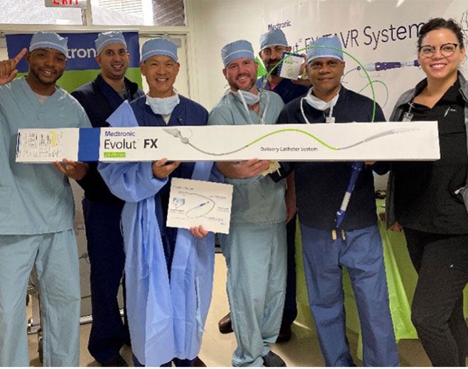 Medical team holding device and certificate